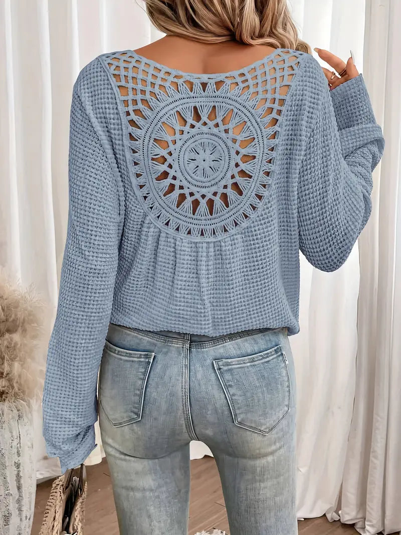 Damen Langarmshirt mit V-Ausschnitt und Häkelrückendetail | Boho
