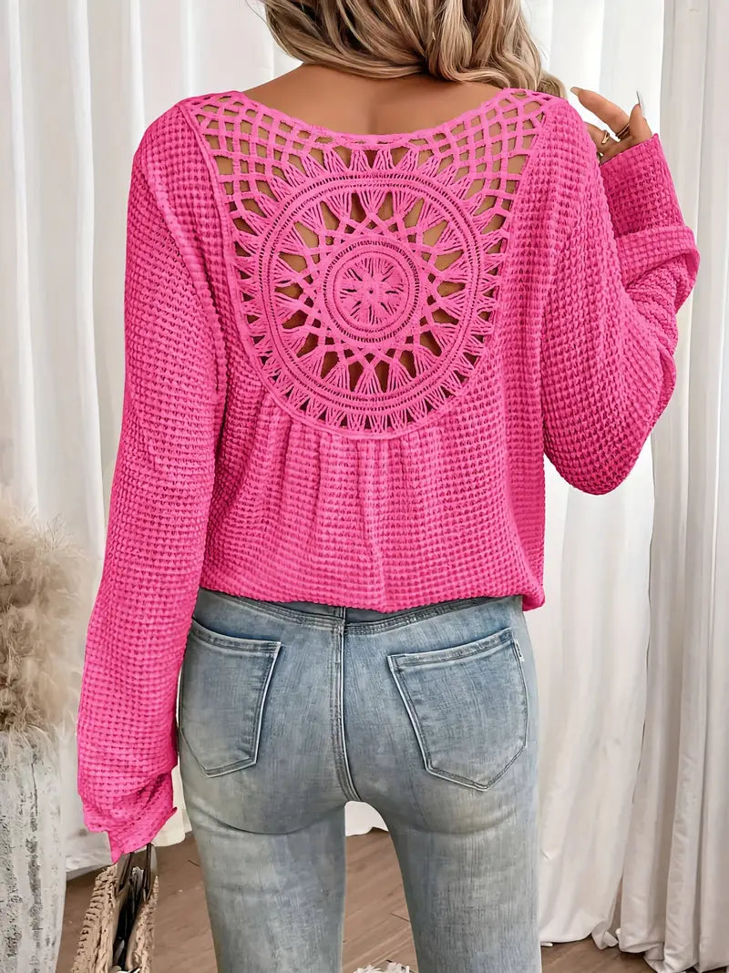 Damen Langarmshirt mit V-Ausschnitt und Häkelrückendetail | Boho