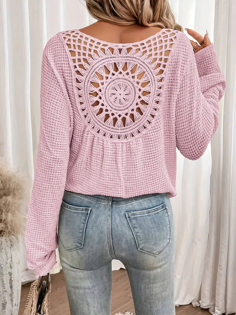 Damen Langarmshirt mit V-Ausschnitt und Häkelrückendetail | Boho
