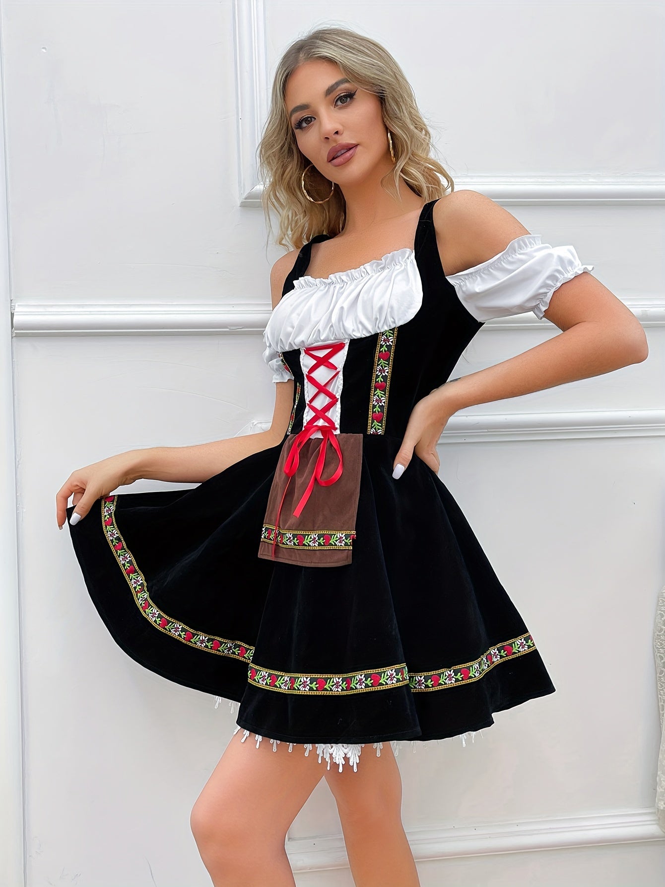 Oktoberfest Damen Dirndl Mit Schürze Und Blumenmuster | Festlich