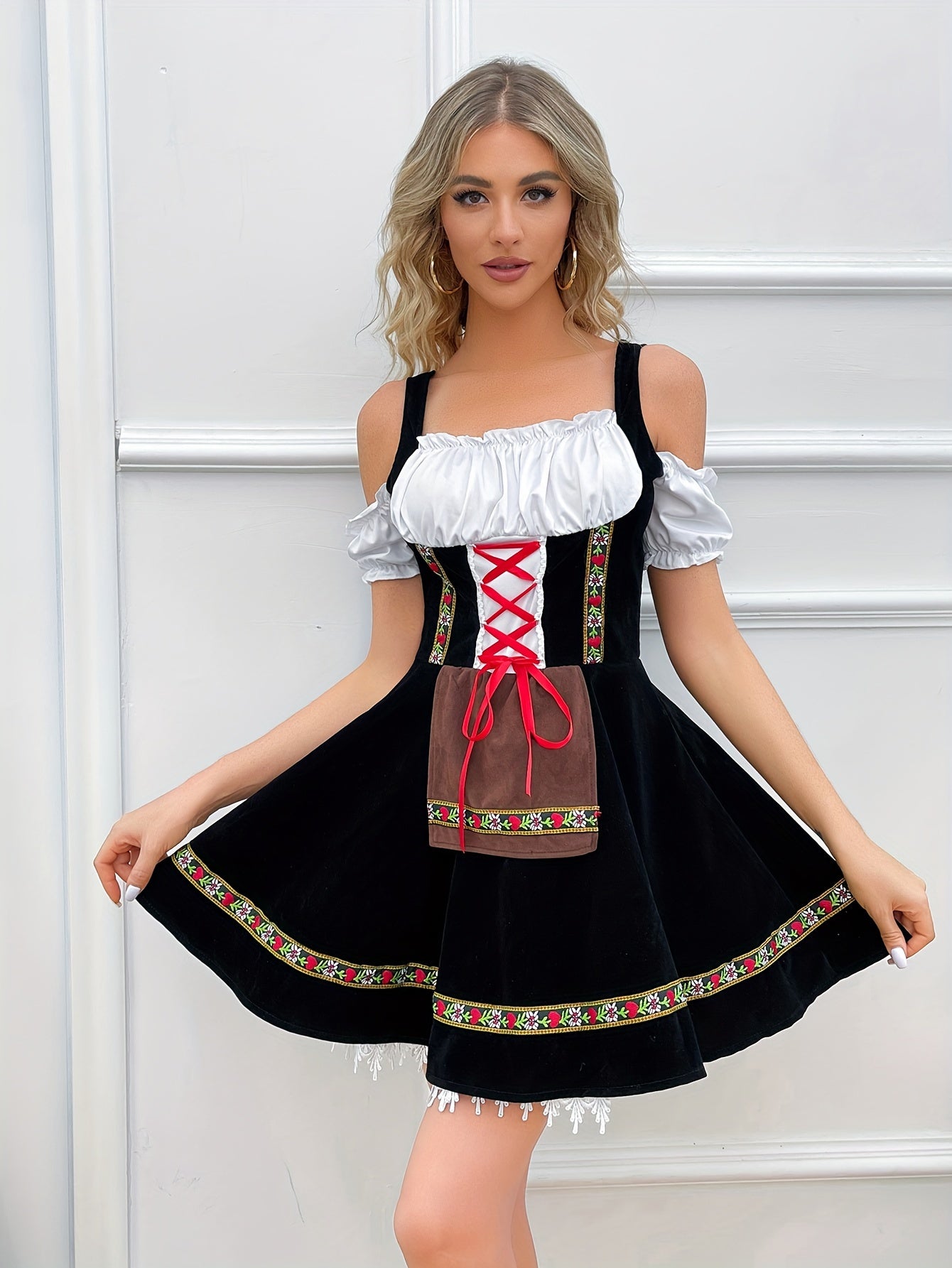 Oktoberfest Damen Dirndl Mit Schürze Und Blumenmuster | Festlich