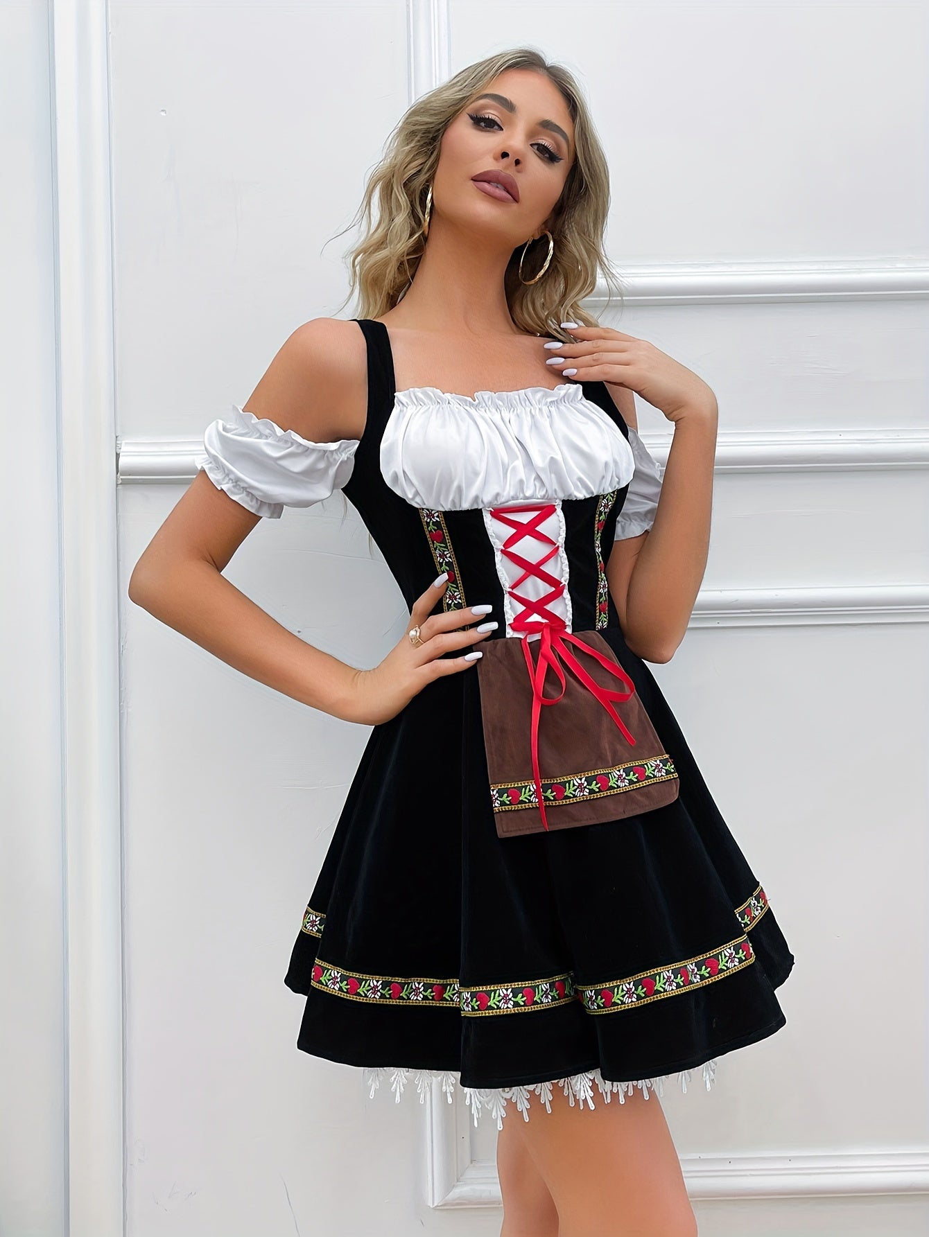 Oktoberfest Damen Dirndl Mit Schürze Und Blumenmuster | Festlich