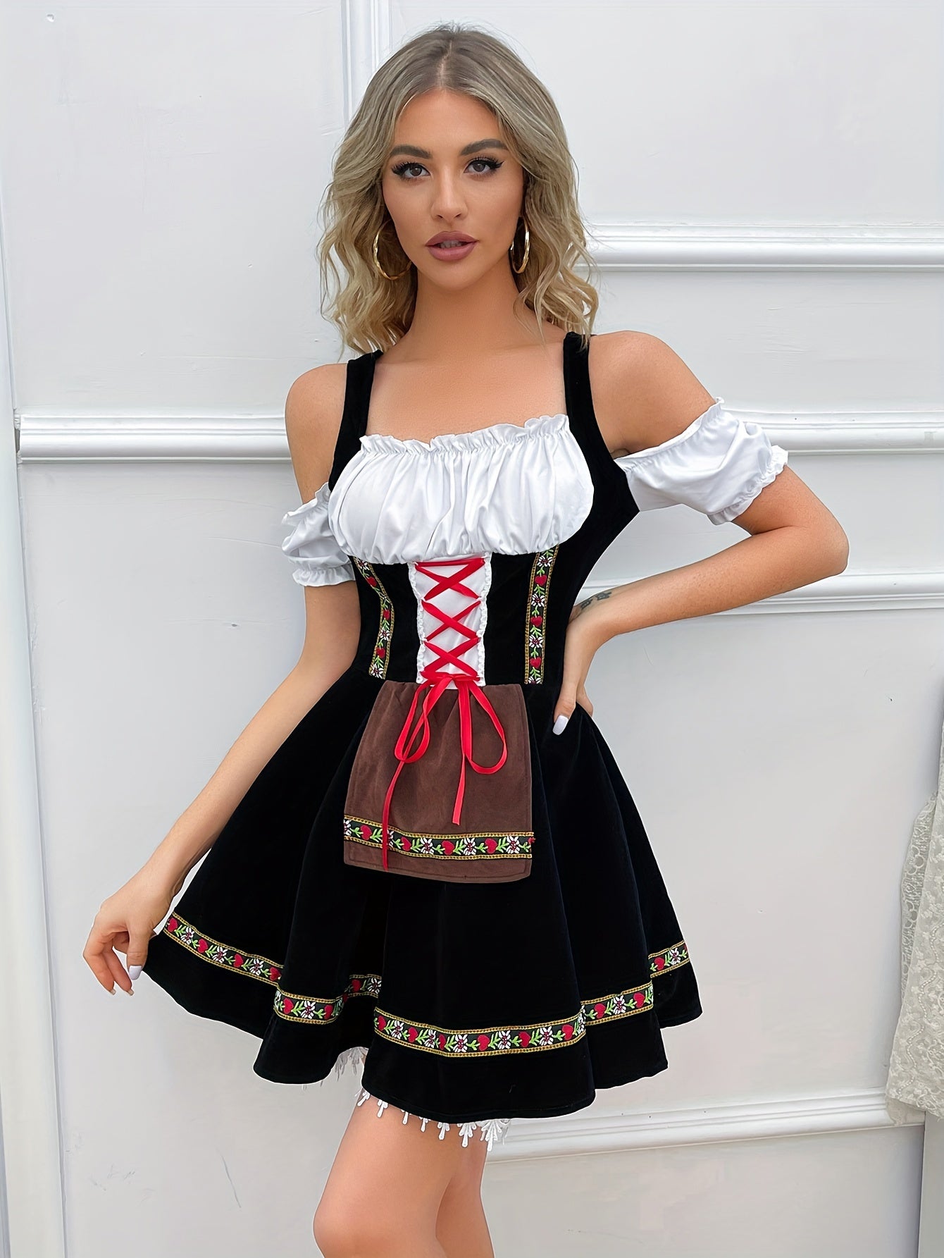 Oktoberfest Damen Dirndl Mit Schürze Und Blumenmuster | Festlich